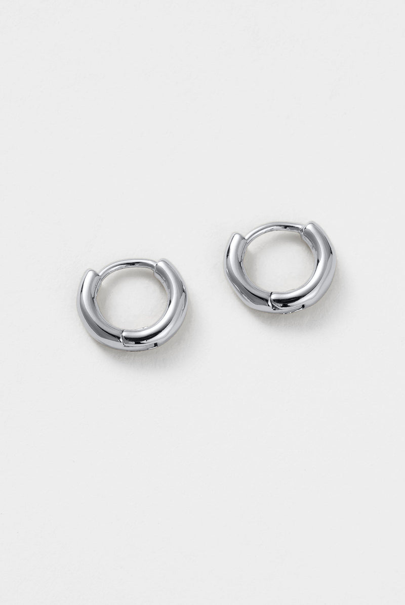 Kendall Huggie Earrings Small - Silver