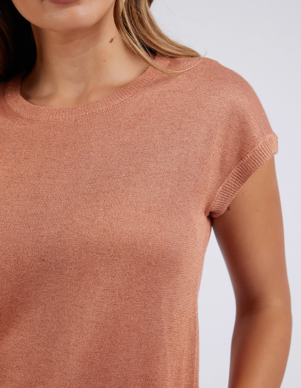 alma metallic knit top by foxwood is a short sleeve clay top with short sleeve