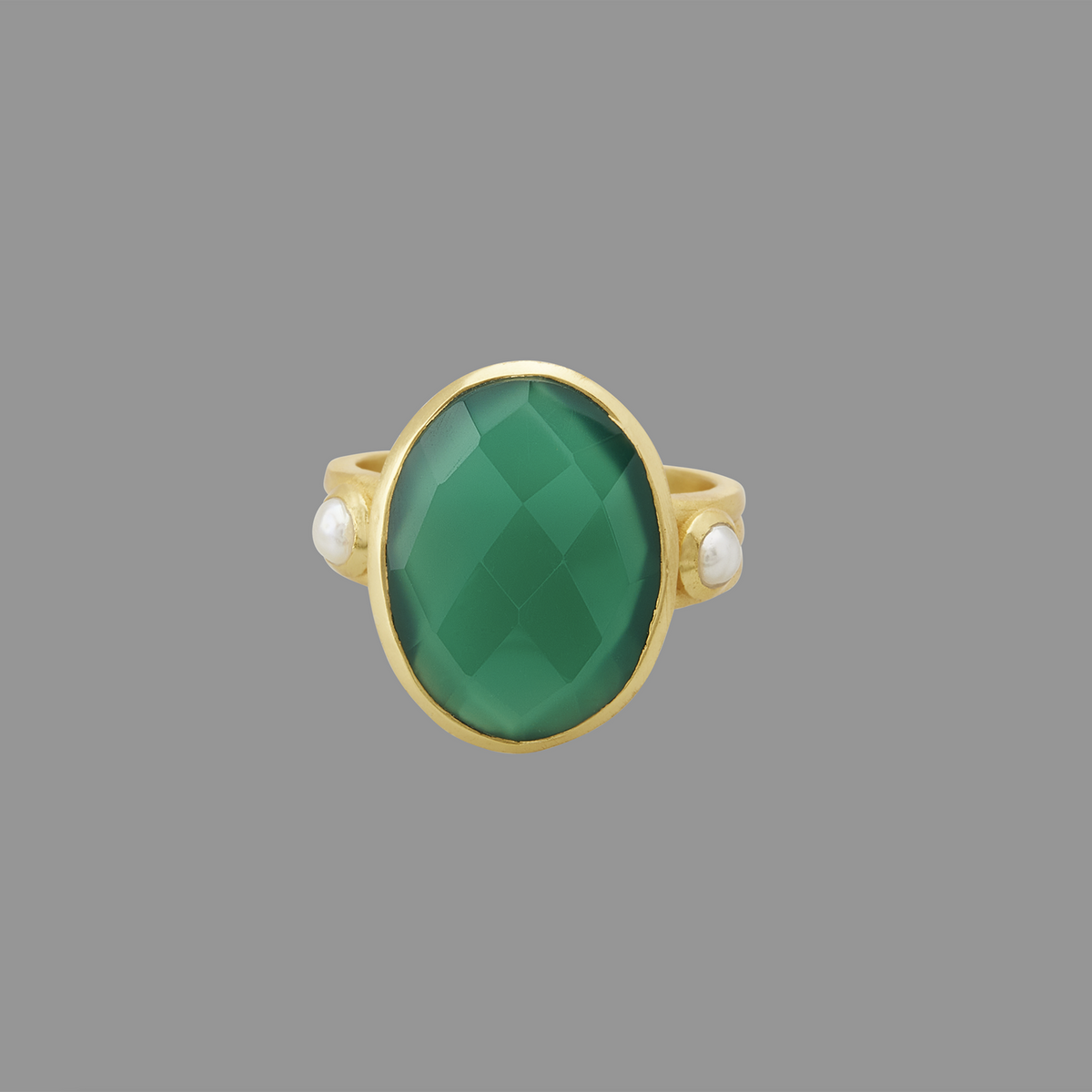 Statement ring featuring green onyx and pearl in 18 karat gold by Murkani