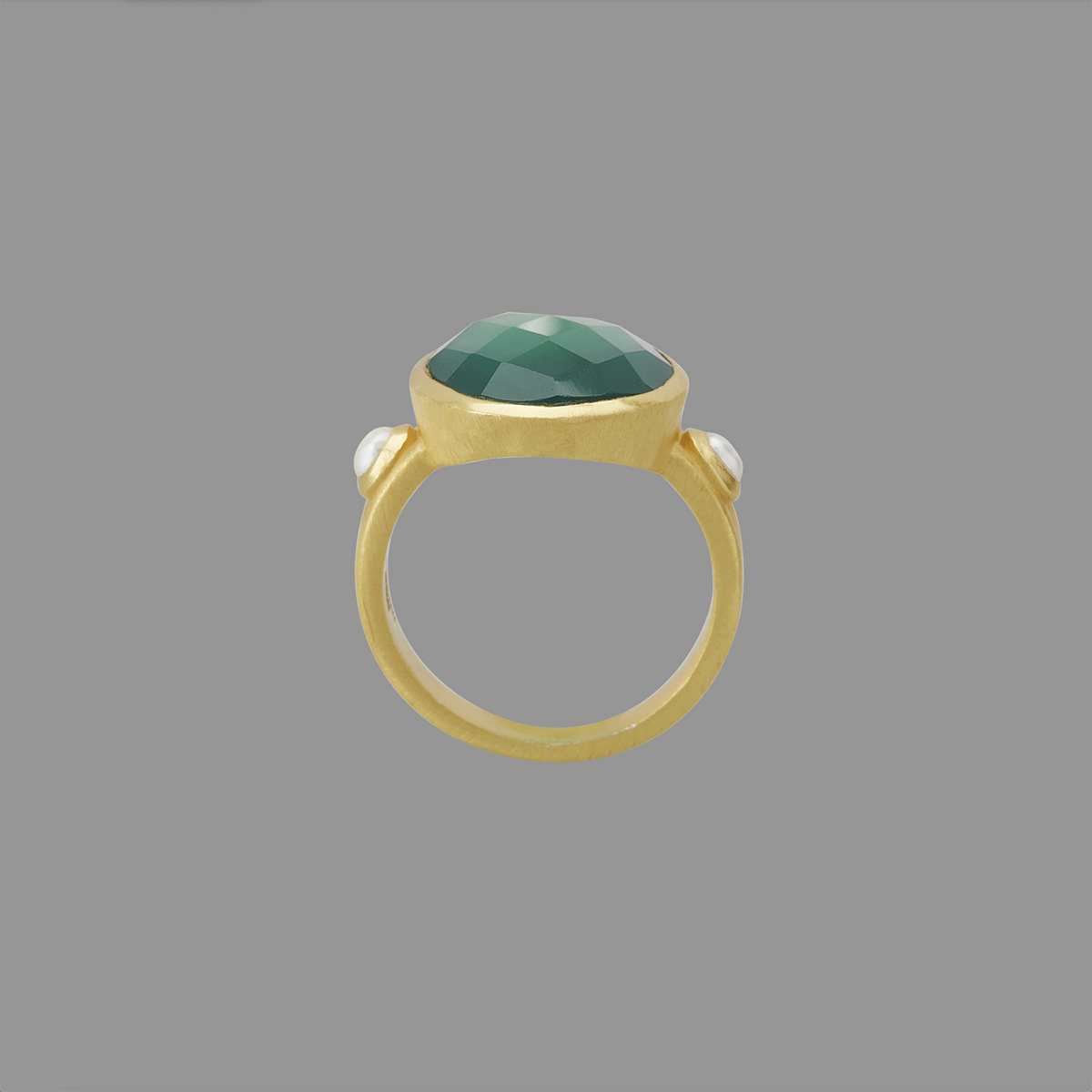 boho Green onyx and pearl ring by Murkani