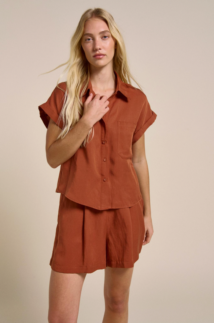 Liv Shirt - Little Lies