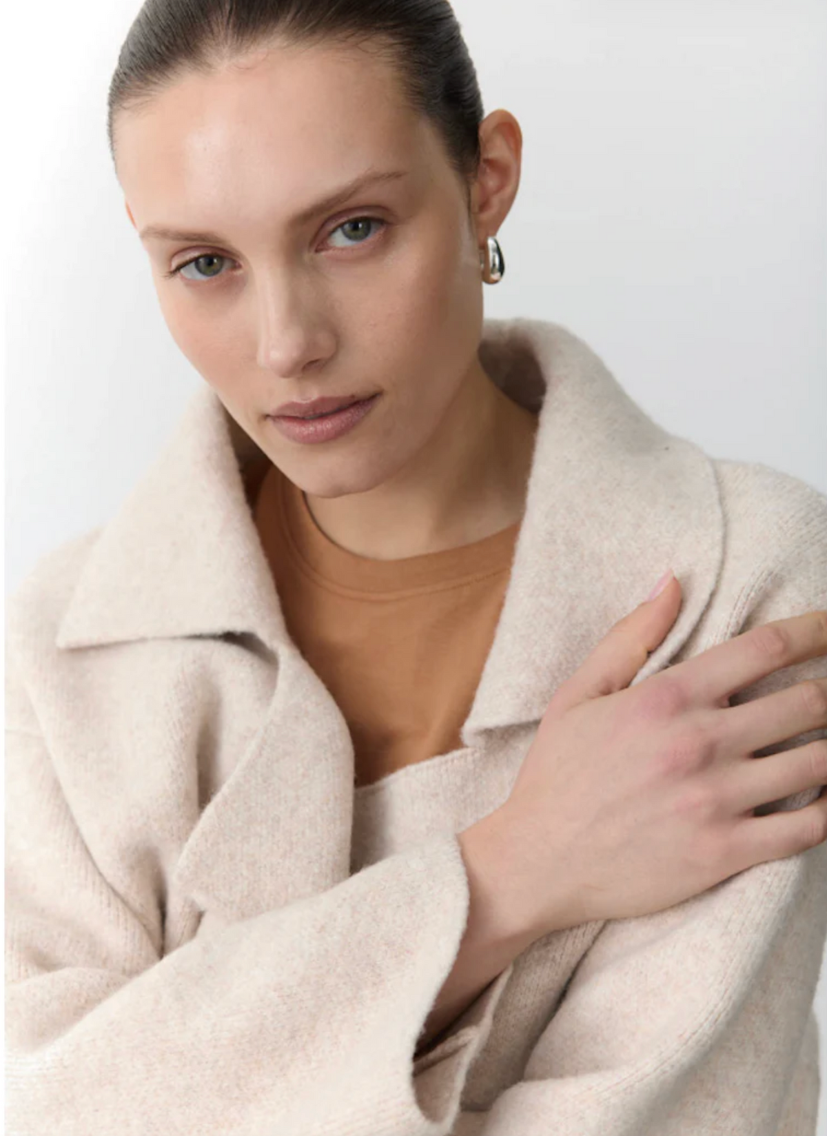 the winter mahalia coatigan by little lies in oatmeal with pockets