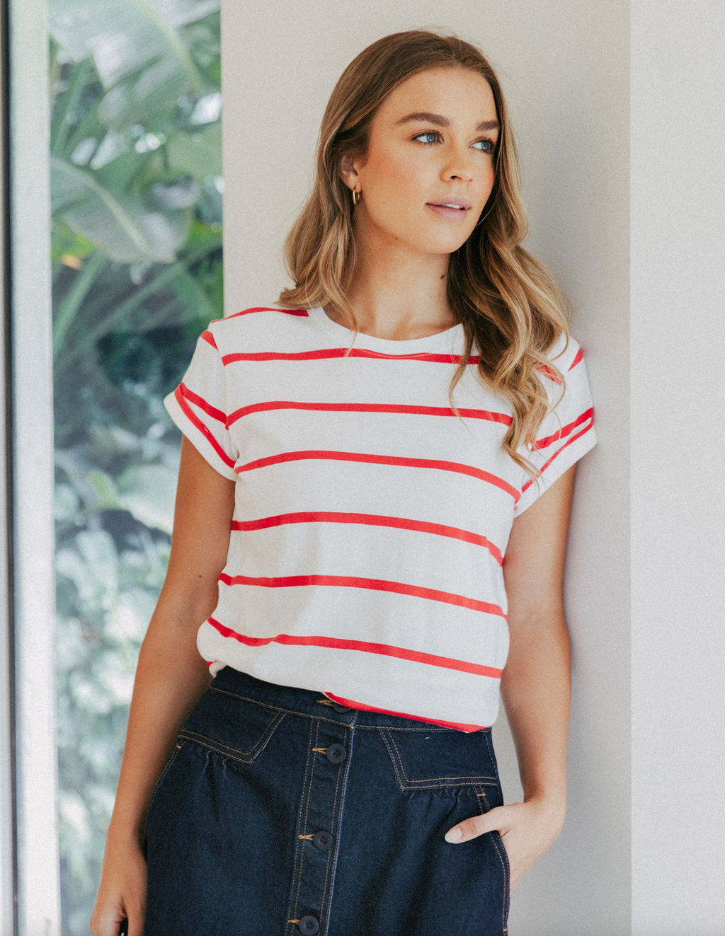 the manly stripe tee by foxwood is a cotton oversized easy wear casual t shirt in a red and white stripe