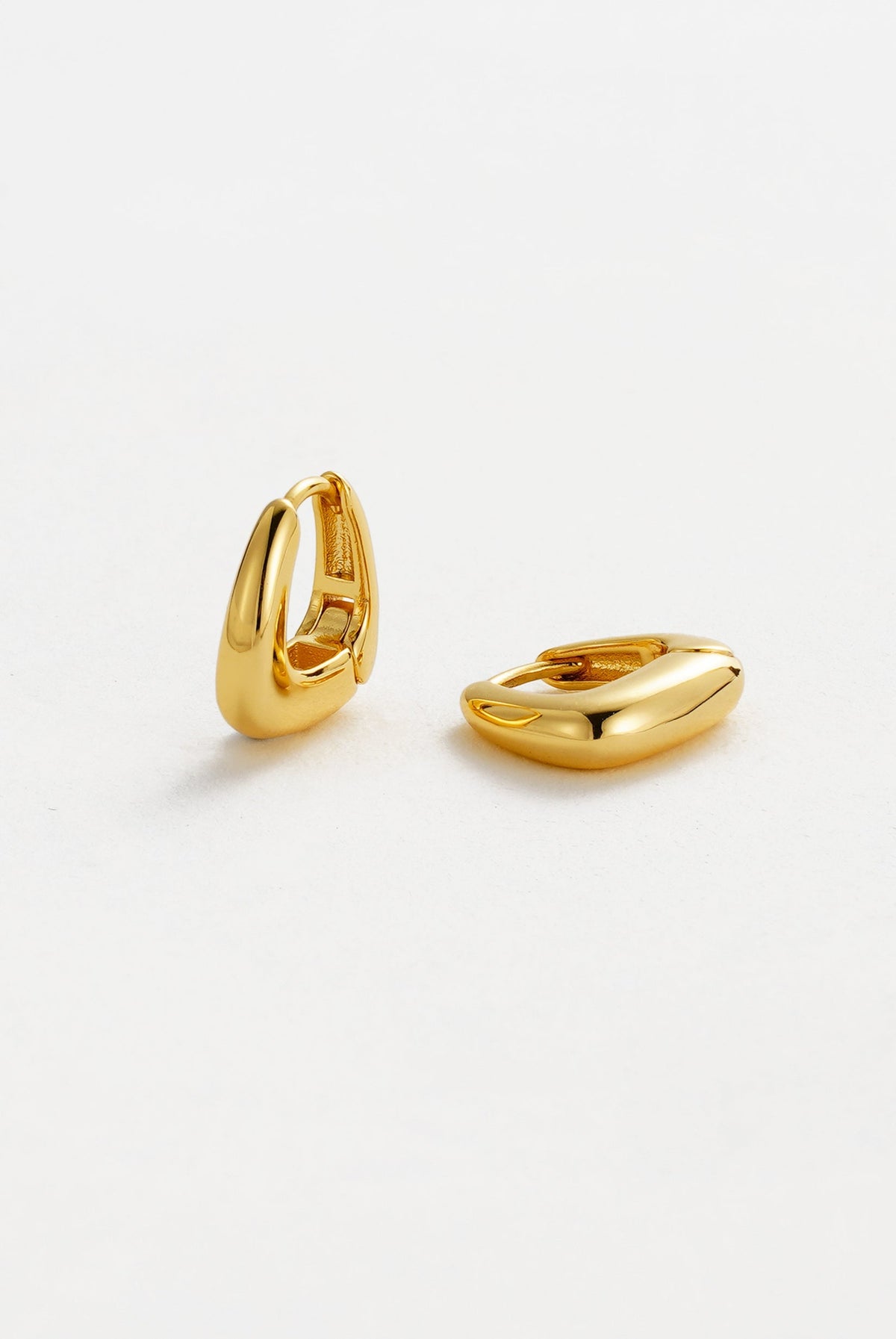 Neve Huggie Earrings - Gold