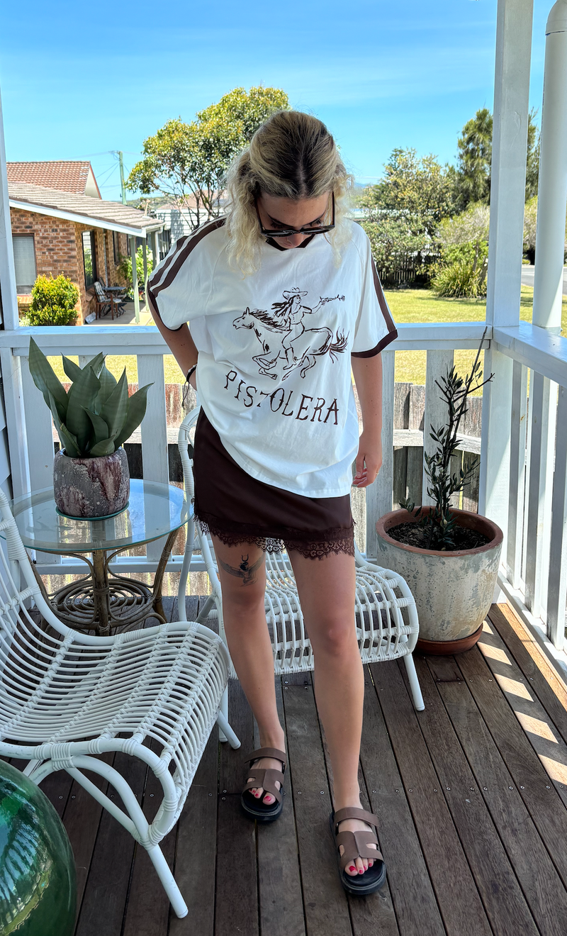 Pistolera tee in white by frankie