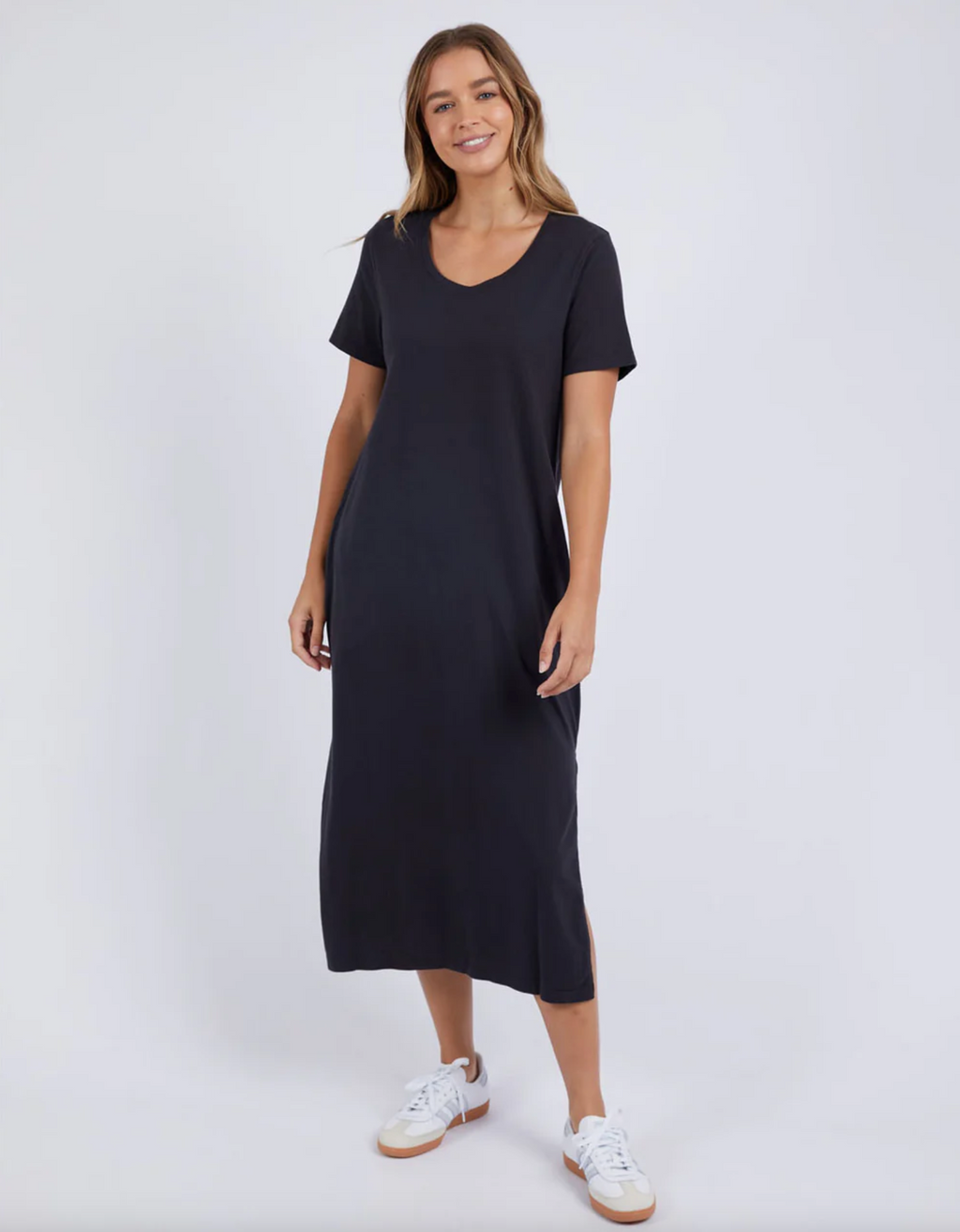 the rhythm dress by foxwood is a casual premium cotton everyday t-shirt dress in black