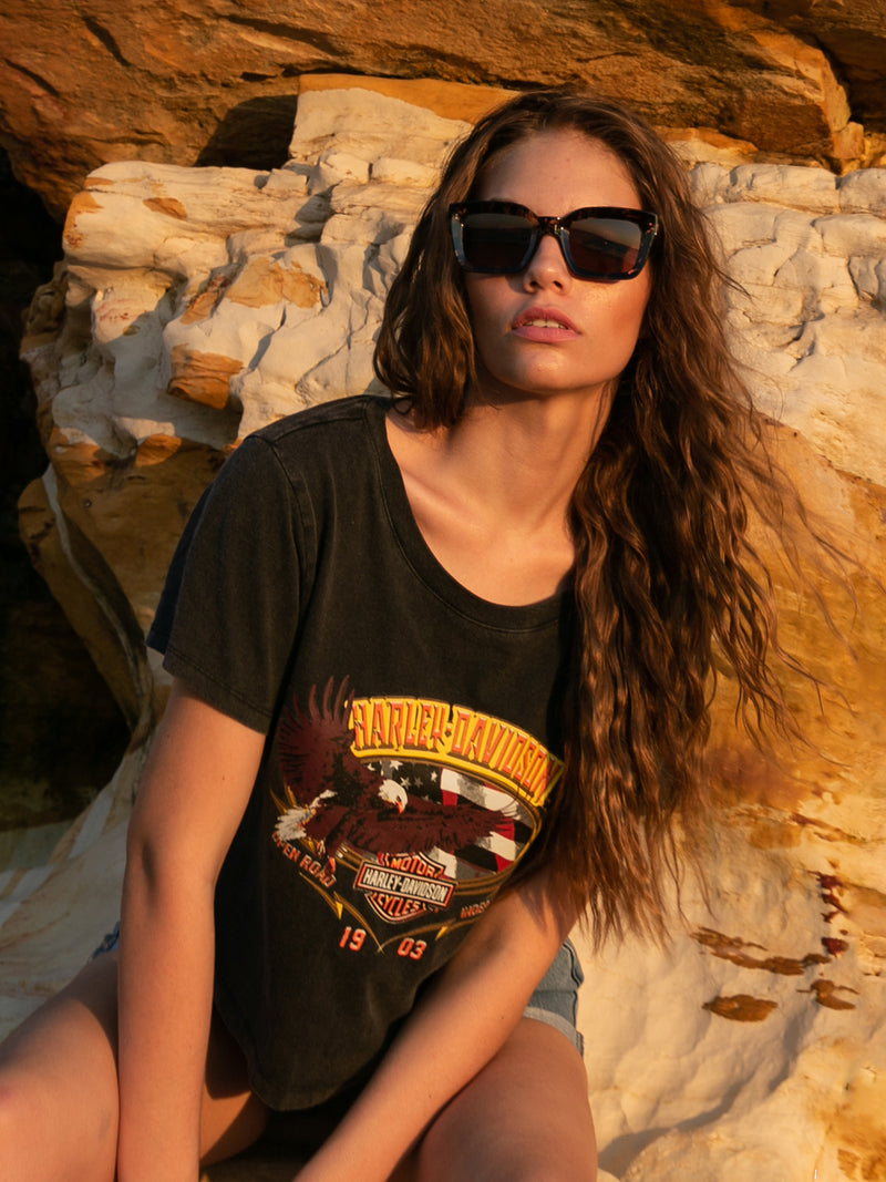 onassis sunglasses by reality eyewear in black